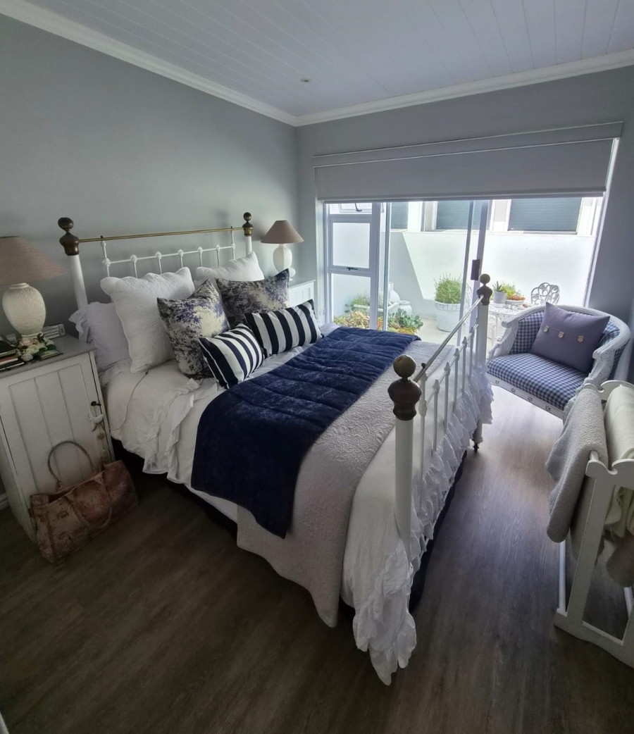 2 Bedroom Property for Sale in Struisbaai Western Cape